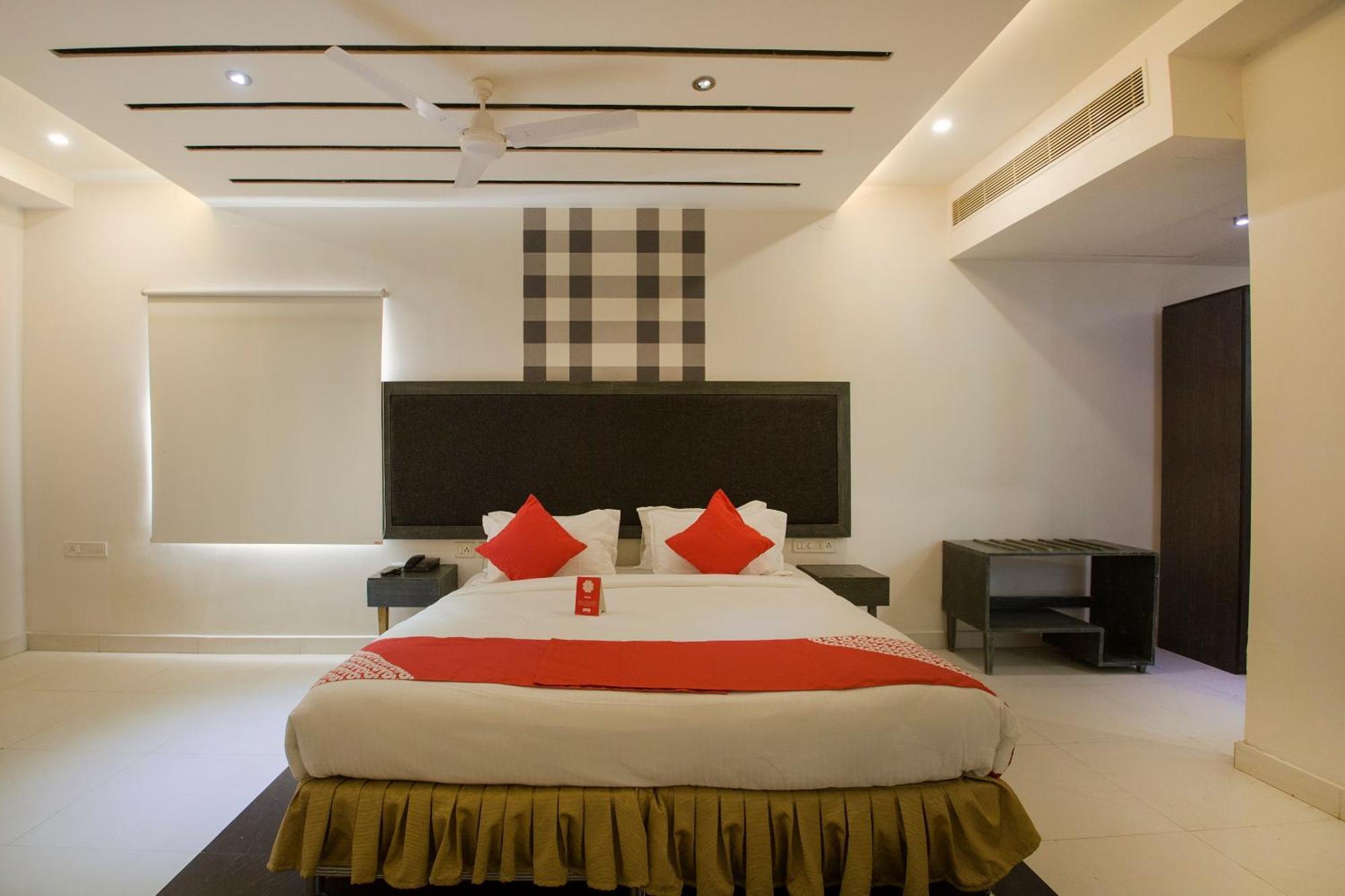 Hotel O Palak Residency Near Erragadda Metro Station Hyderabad Eksteriør bilde