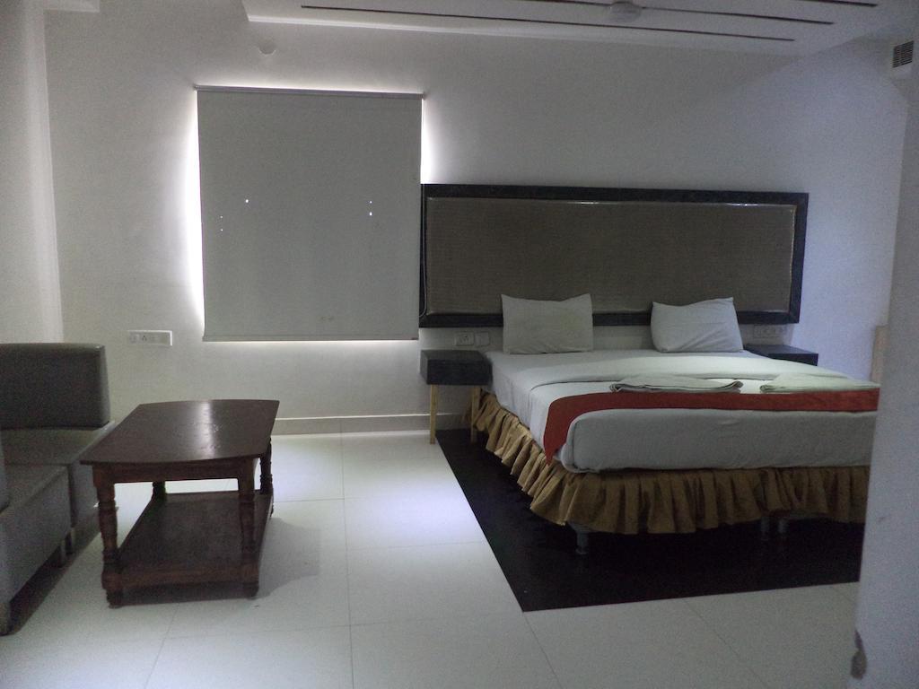 Hotel O Palak Residency Near Erragadda Metro Station Hyderabad Eksteriør bilde