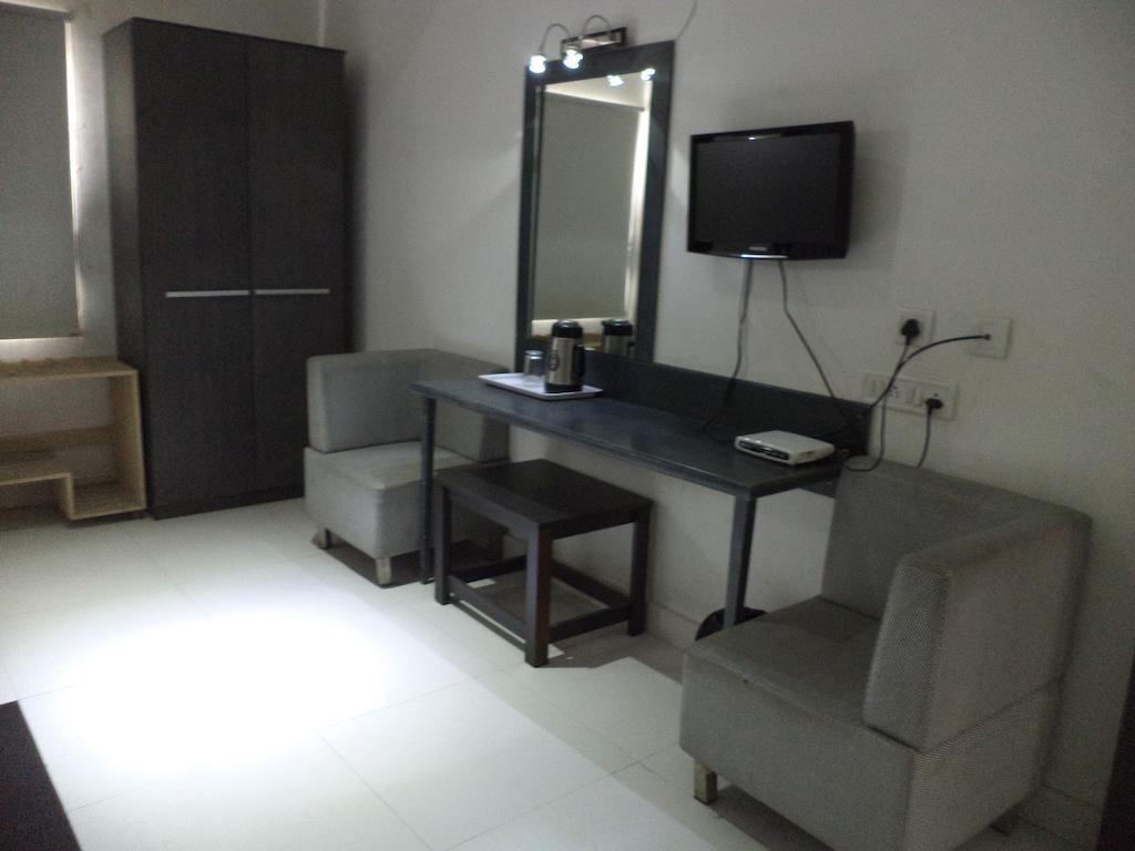 Hotel O Palak Residency Near Erragadda Metro Station Hyderabad Eksteriør bilde
