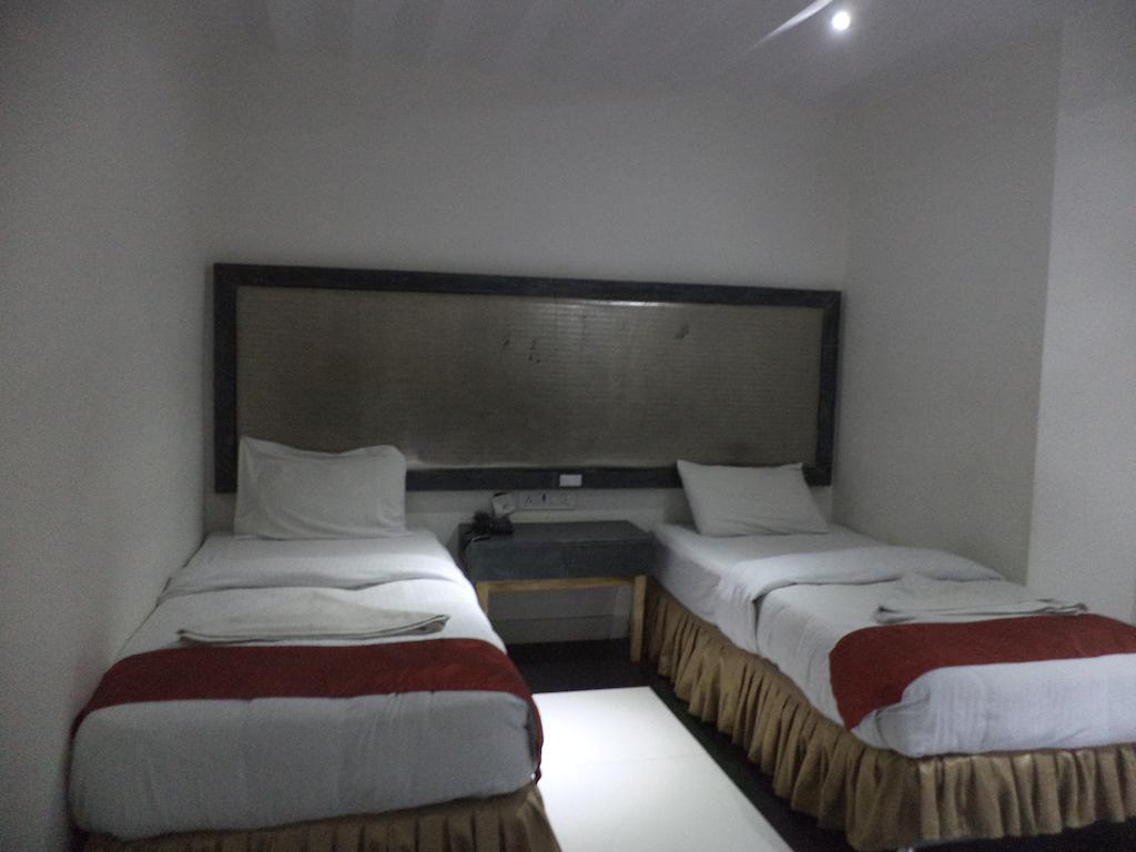 Hotel O Palak Residency Near Erragadda Metro Station Hyderabad Eksteriør bilde