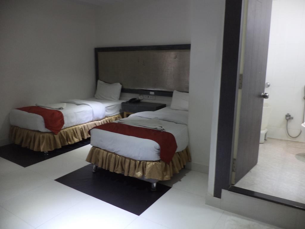 Hotel O Palak Residency Near Erragadda Metro Station Hyderabad Eksteriør bilde