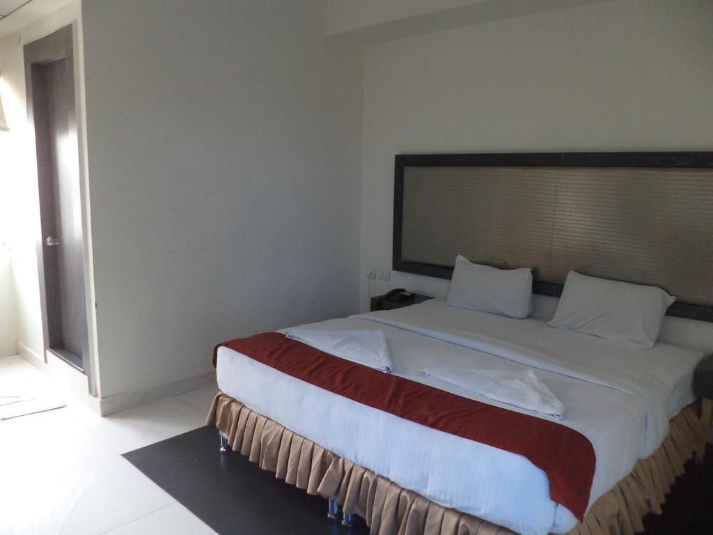 Hotel O Palak Residency Near Erragadda Metro Station Hyderabad Eksteriør bilde