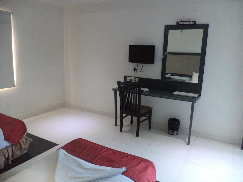 Hotel O Palak Residency Near Erragadda Metro Station Hyderabad Eksteriør bilde